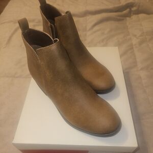 Light Tan Ankle Boots with Suede Material Side Zipper and Low Heel